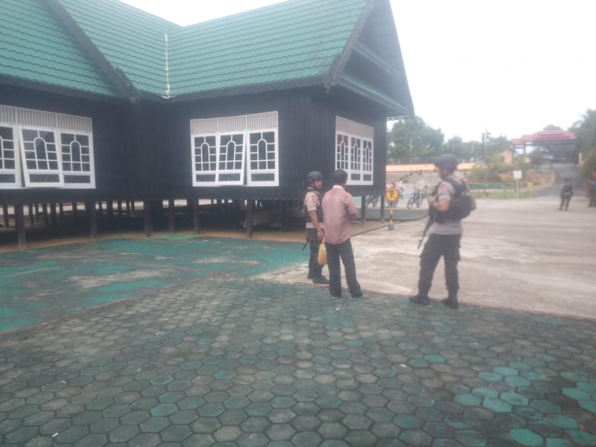 Download Gambar Rumah Adat Baloy Kalimantan Utara Background